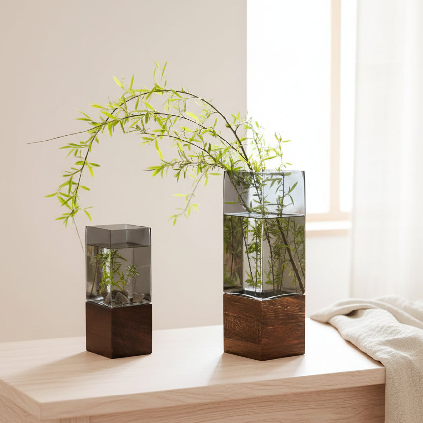 Nordic Acrylic Vase with Base